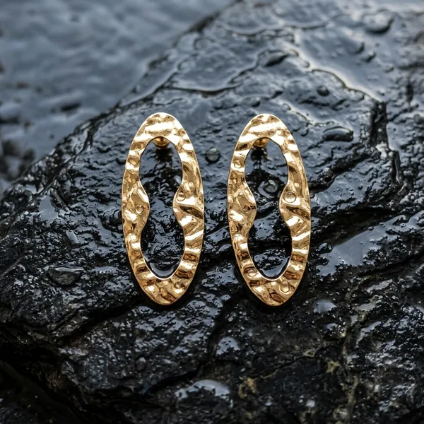 Hammered_Gold_Oval_Earrings