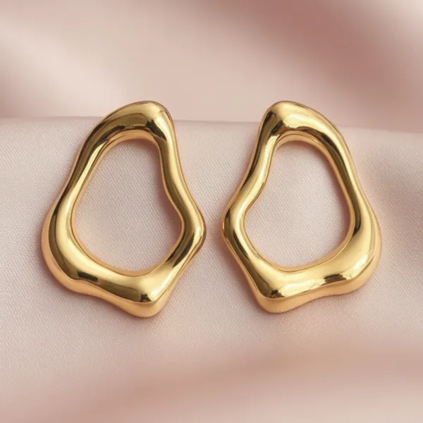 Sculptural_Gold_Organic_Earrings