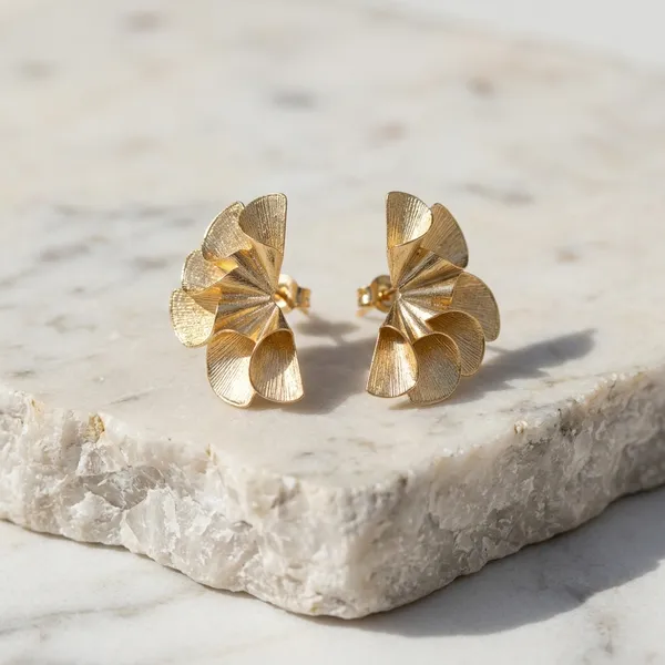 Golden_Radiance_Fan_Earrings