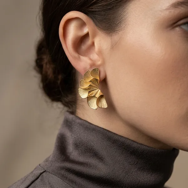 Golden_Radiance_Fan_Earrings