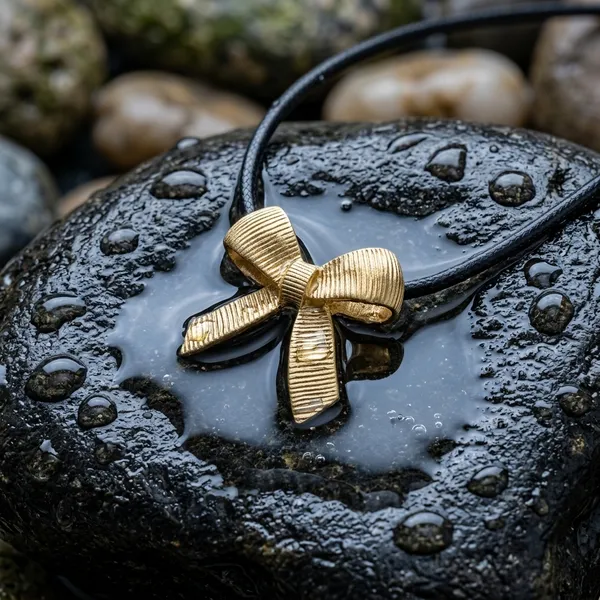 Golden_Textured_Bow_Pendant_Cord_Chain
