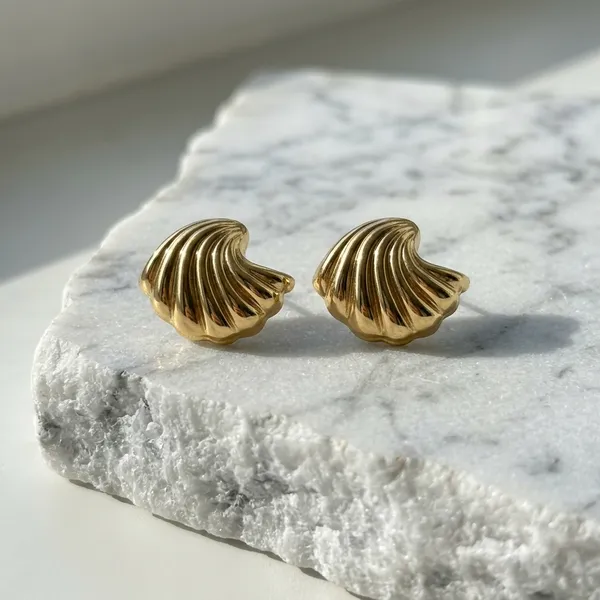 Vintage-Inspired_Golden_Scallop_Shell_Stud_Earrings