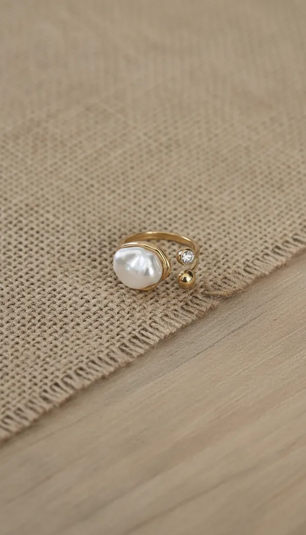 Elegant_Baroque_Pearl_&_Crystal_Gold-Tone_Wrap_Ring