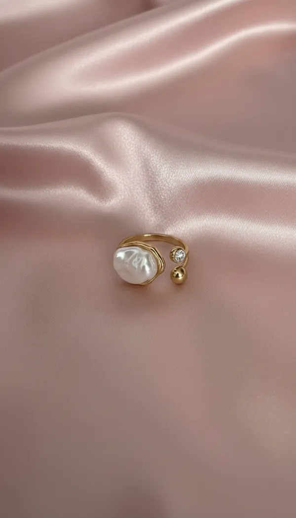 Elegant_Baroque_Pearl_&_Crystal_Gold-Tone_Wrap_Ring