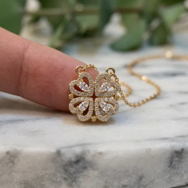 Golden_Radiant_Sparkling_Four-Leaf_Clover_Chain