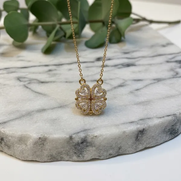 Golden_Radiant_Sparkling_Four-Leaf_Clover_Chain