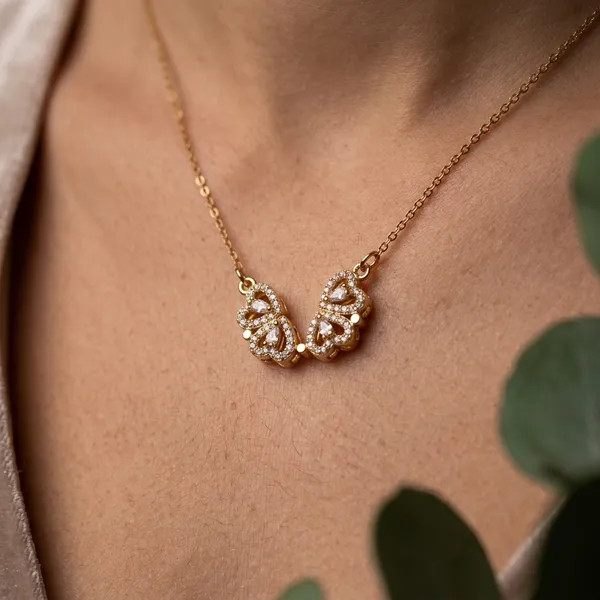 Golden_Radiant_Sparkling_Four-Leaf_Clover_Chain