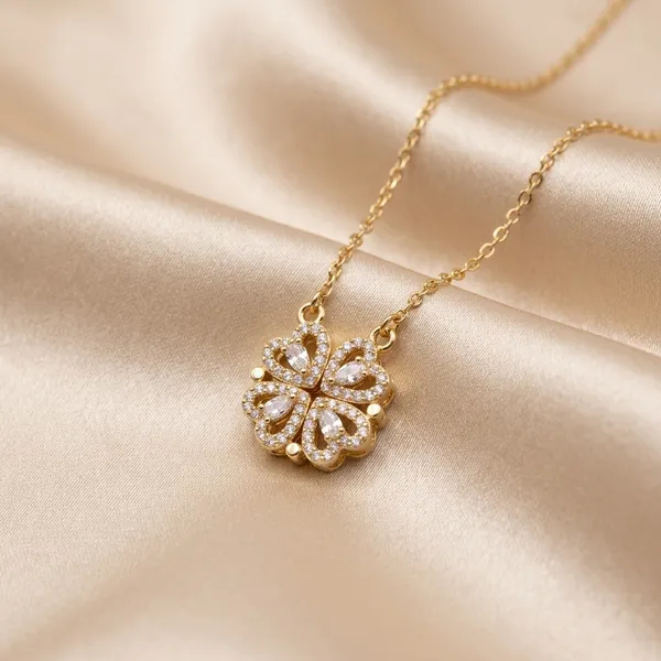 Golden_Radiant_Sparkling_Four-Leaf_Clover_Chain