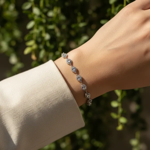 Elegant_Silver-Toned_Marquise_Crystal_Linked_Bracelet