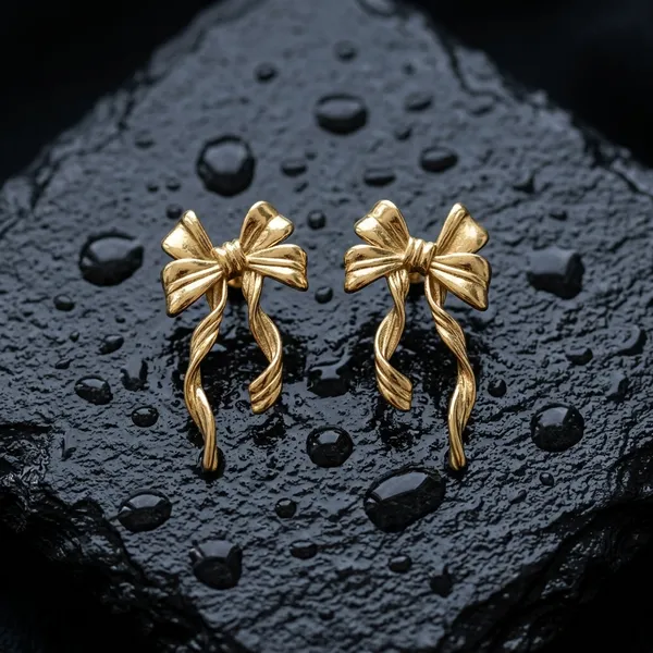 Elegant_Gold_Ribbon_Bow_Drop_Earrings