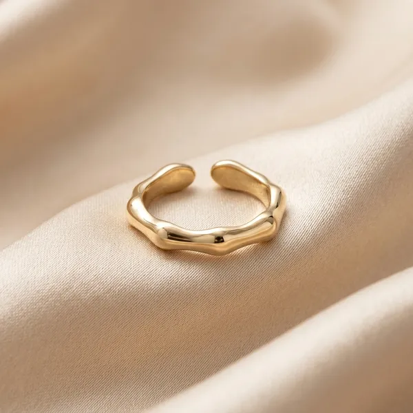 Molten_Gold_Textured_Ring