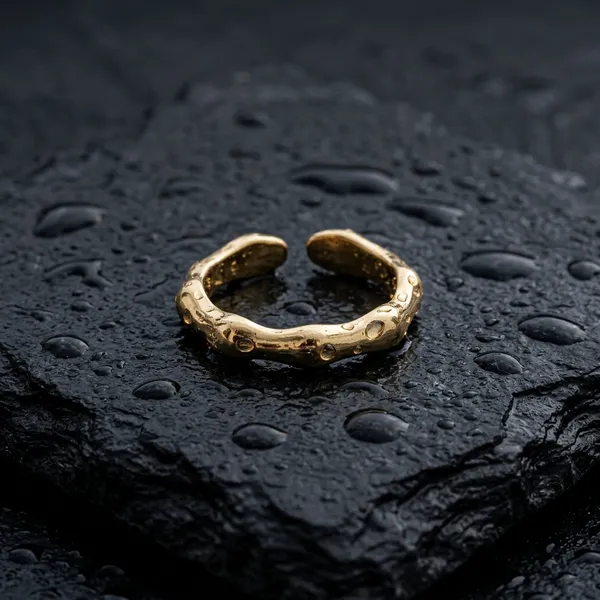 Molten_Gold_Textured_Ring