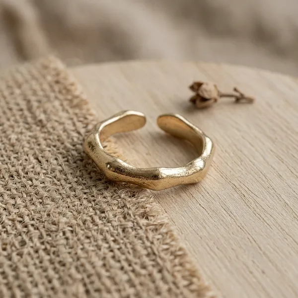 Molten_Gold_Textured_Ring