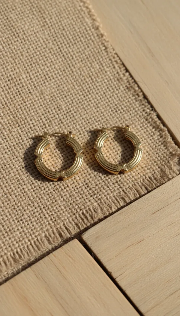 Vintage_Ribbed_Gold-Toned_Hoop_Earrings