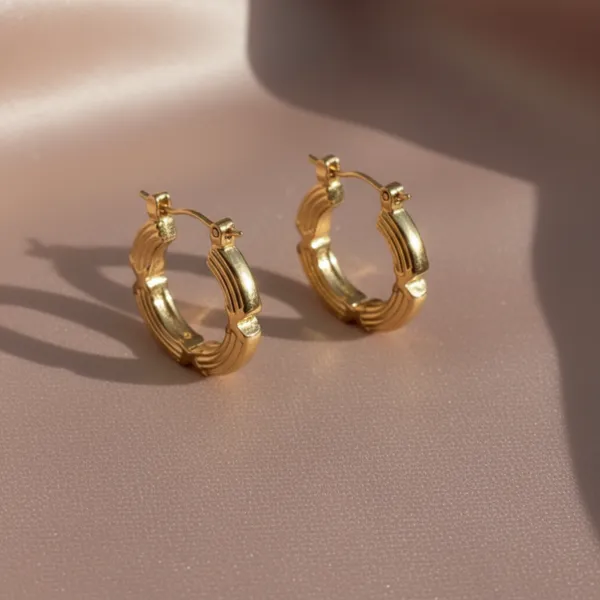 Vintage_Ribbed_Gold-Toned_Hoop_Earrings