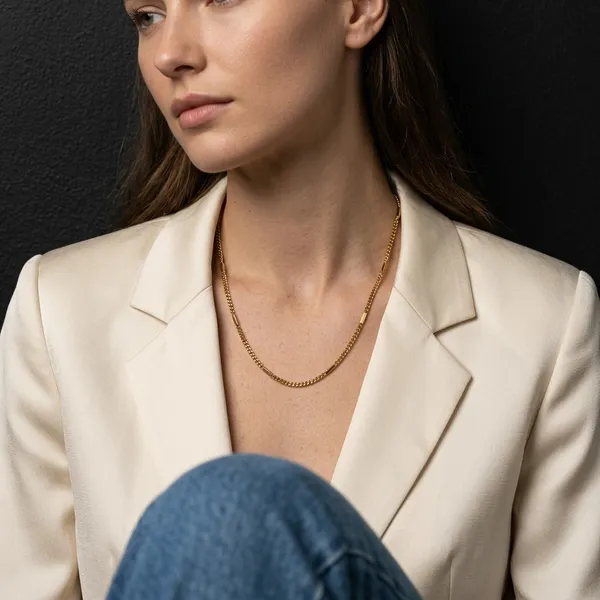 Minimalist_Gold_Beaded_Chain