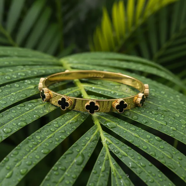 Golden_Quatrefoil_Bangle_Bracelet