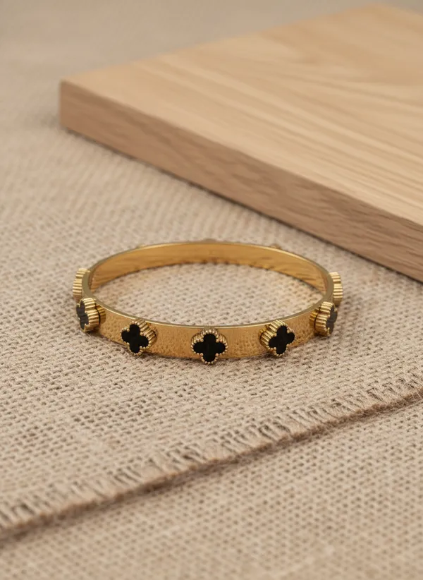 Golden_Quatrefoil_Bangle_Bracelet
