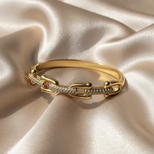 Radiant_Gold_Pav_Link_Bracelet