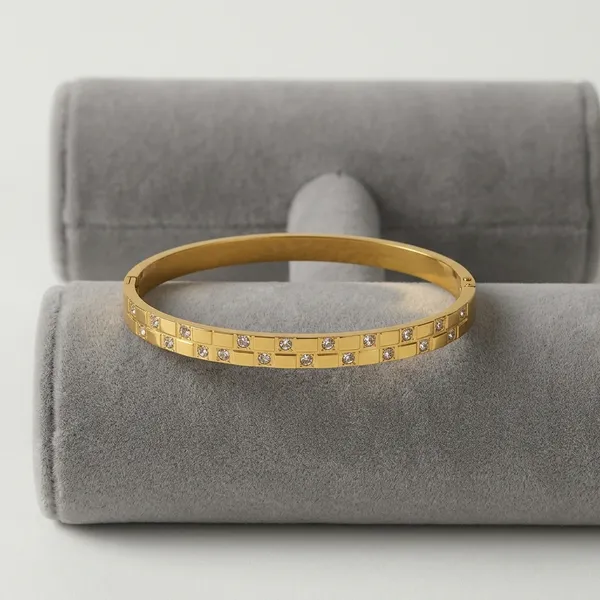 Luxe_Gold_Crystal_Bracelet