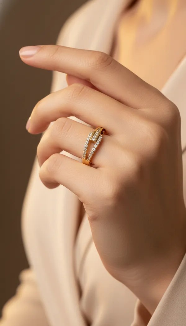 Radiant_Gold_Split-Shank_Ring