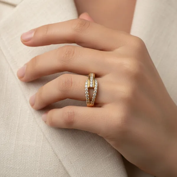 Radiant_Gold_Split-Shank_Ring