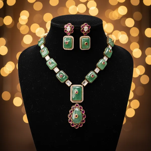 Indian_Set_Regal_Emerald_And_Ruby_Polki_Necklace_Set