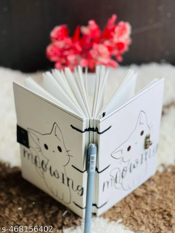 Trendy_Beautiful_Cute_Cat_Printed_Diary_Notebook_With_Lock_Clasp_For_Gift_Office_Use_5_7_Inch_200_Pages_A5_Diary_Unruled_200_Pages