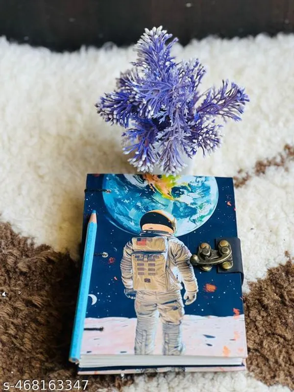 Astonaut_Earth_Printed_Diary_Notebook_With_Lock_Clasp_For_Gift_Office_Use_5_7_Inch_200_Pages_A5_Diary_Unruled_200_Pages