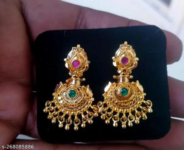 Gold_Alloy_Earrings_For_Women