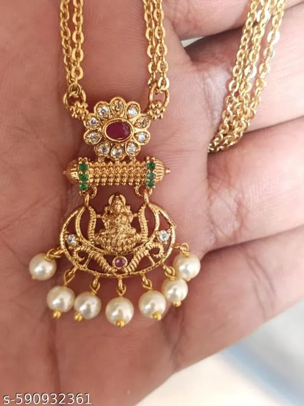 Gold_Alloy_Pendant_With_Chain_For_Women