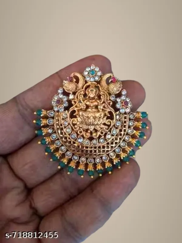 Gold_Alloy_Pendant_For_Women
