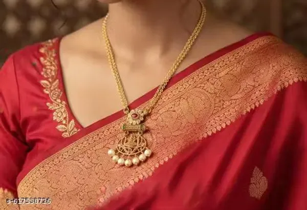 Gold_Alloy_Pendant_With_Chain_For_Women