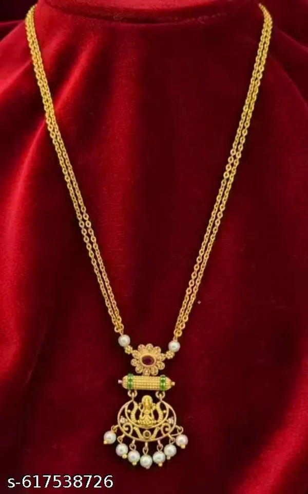 Gold_Alloy_Pendant_With_Chain_For_Women