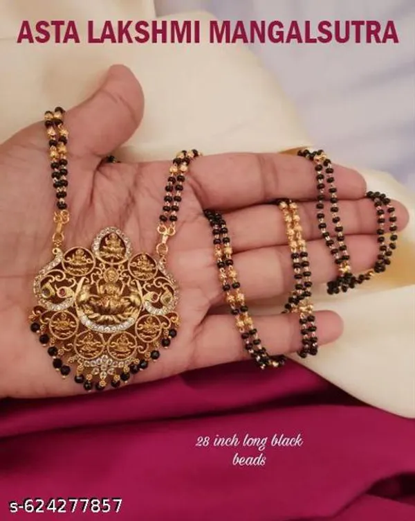 Gold_Alloy_Pendant_With_Chain_For_Women