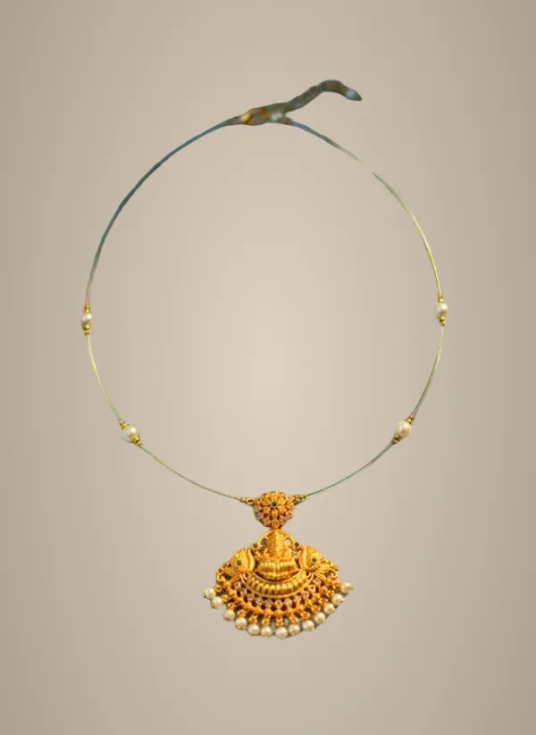 Gold_Alloy_Necklace_For_Women