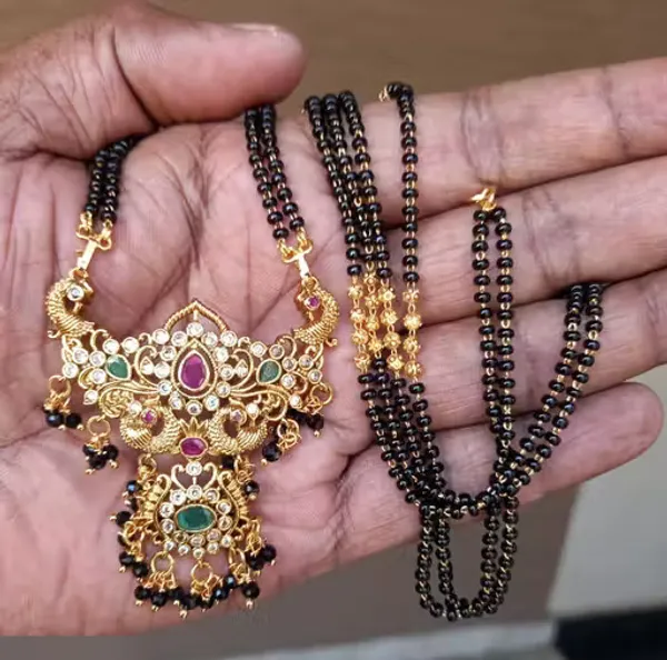 Gold_Alloy_Mangalsutra_For_Women