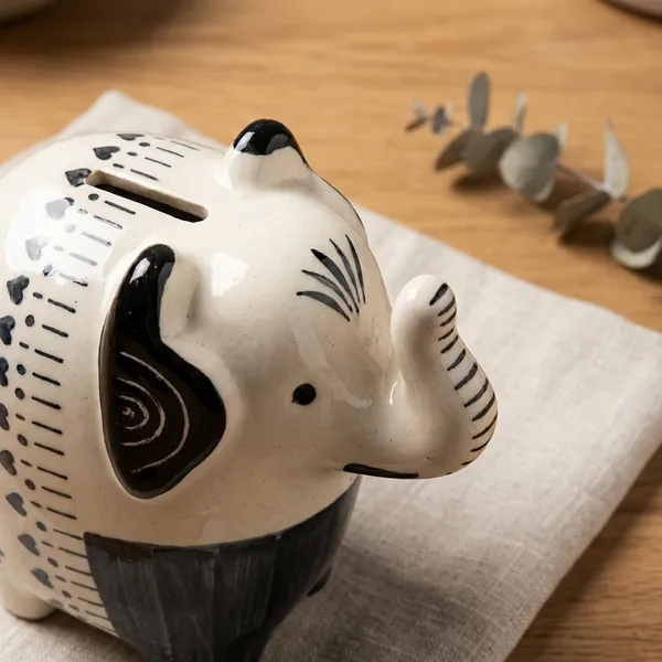 Lucky_Trunk_Piggy_Bank