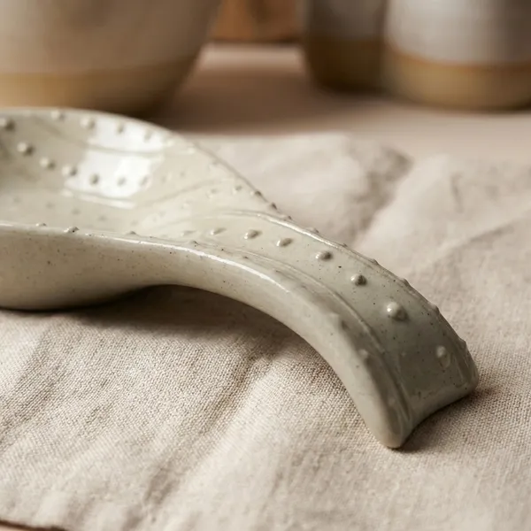 Handcrafted_Dot_Texture_Spoon_Rest