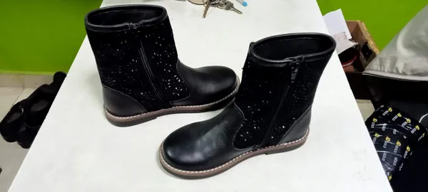 Black_Leather_Girls_Ankle_Boots_Studded_For_Girls