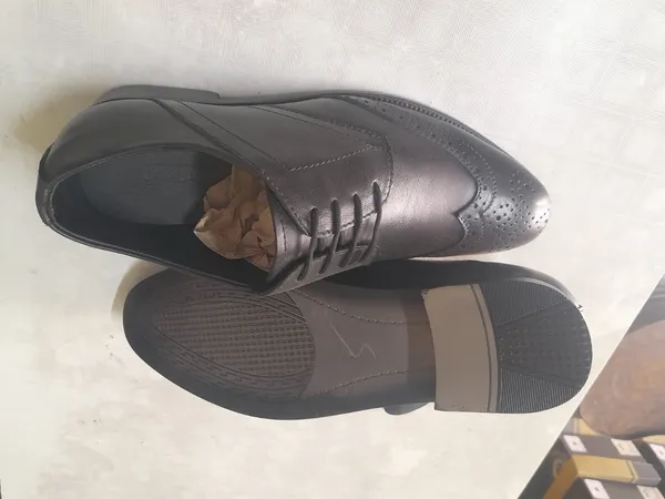 Black_Leather_Derby_Shoes_For_Men