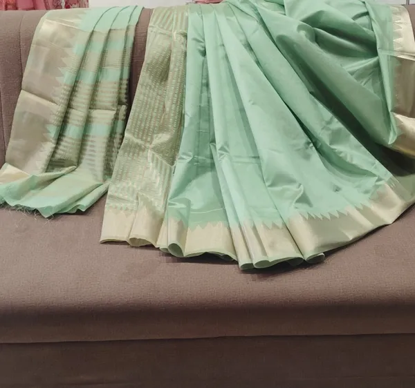 Pastel_Green_Banarasi_Silk_Solid_With_Border_Saree_With_Blouse_Piece_For_Women