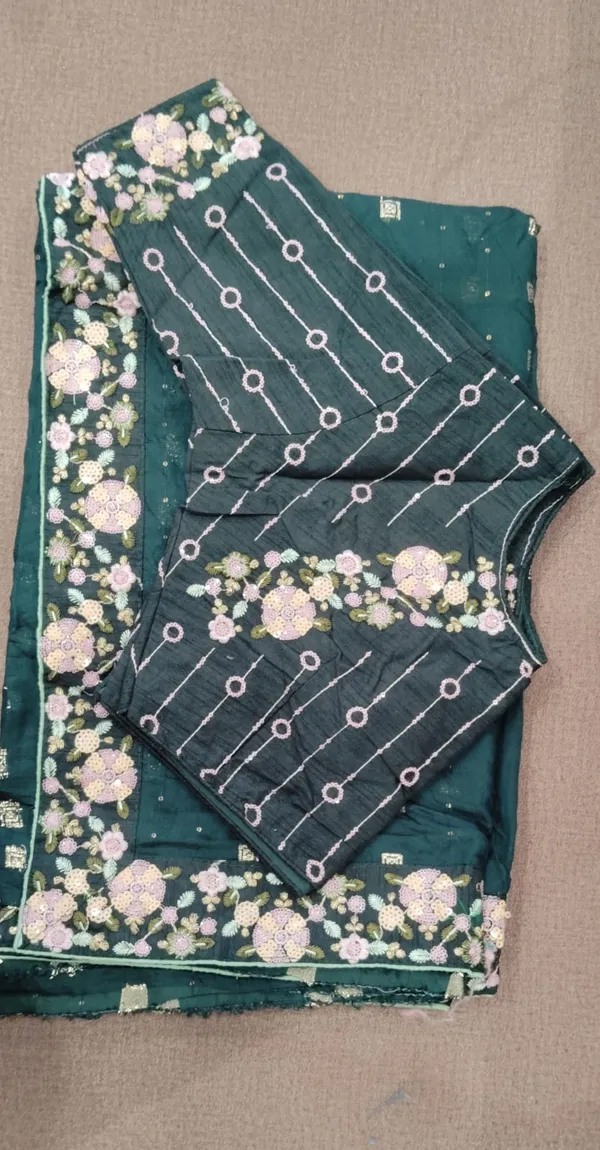Green_Cotton_Embroidered_Saree_With_Blouse_Piece_For_Women