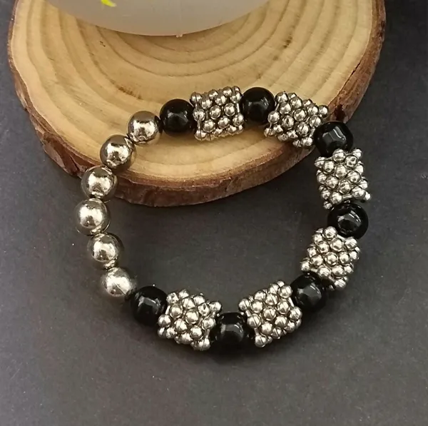 Silver_And_Black_Beaded_Stretch_Bracelet