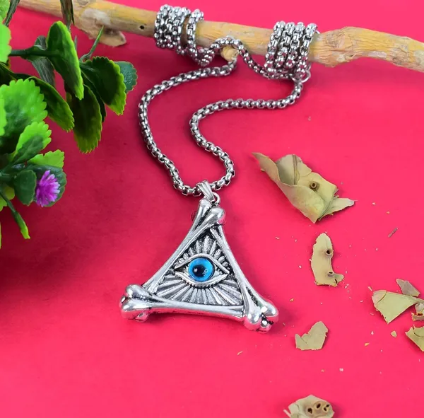 Evil_Eye_Triangle_Pendant_Necklace_With_Silver_Chain