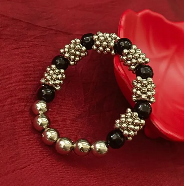 Silver_And_Black_Beaded_Stretch_Bracelet