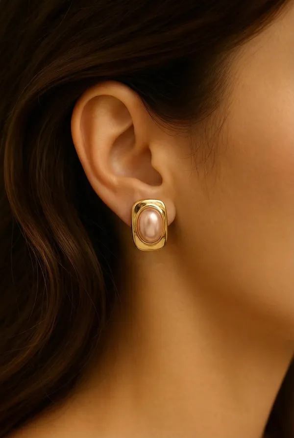 Bella_Pearl_Studs