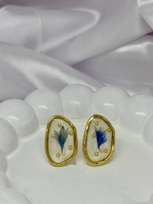 Blue_Feather_Glam_Studs
