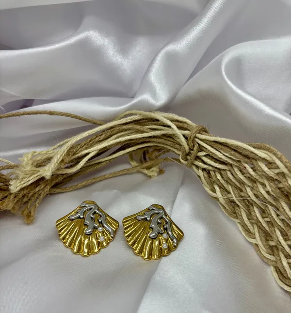 Duo_Pearl_Ballet_Shell_Earring
