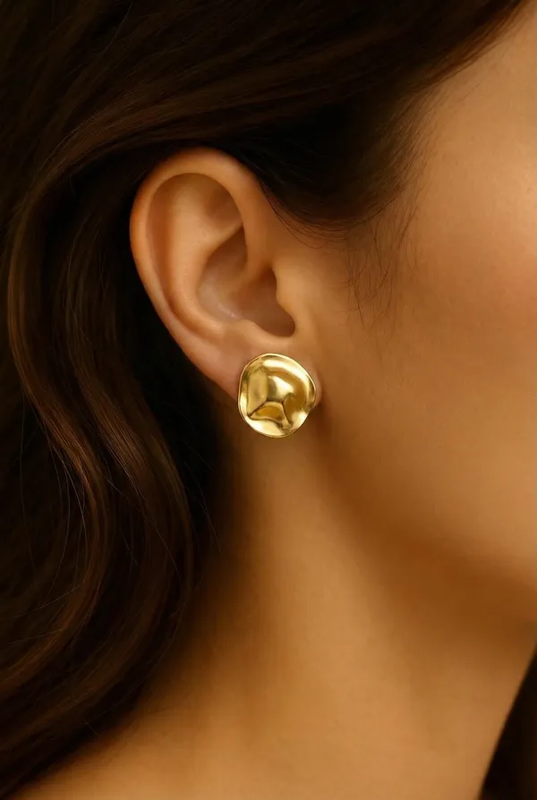Gold_Kiss_Earring